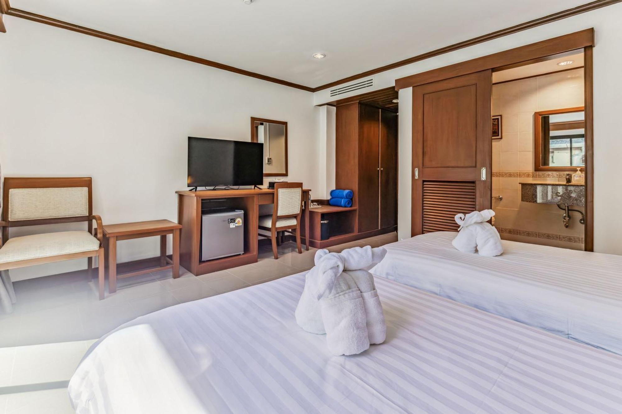 Rattana Beach Hotel Karon Exterior photo