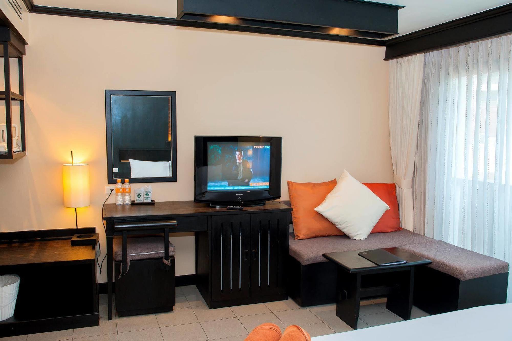 Rattana Beach Hotel Karon Exterior photo
