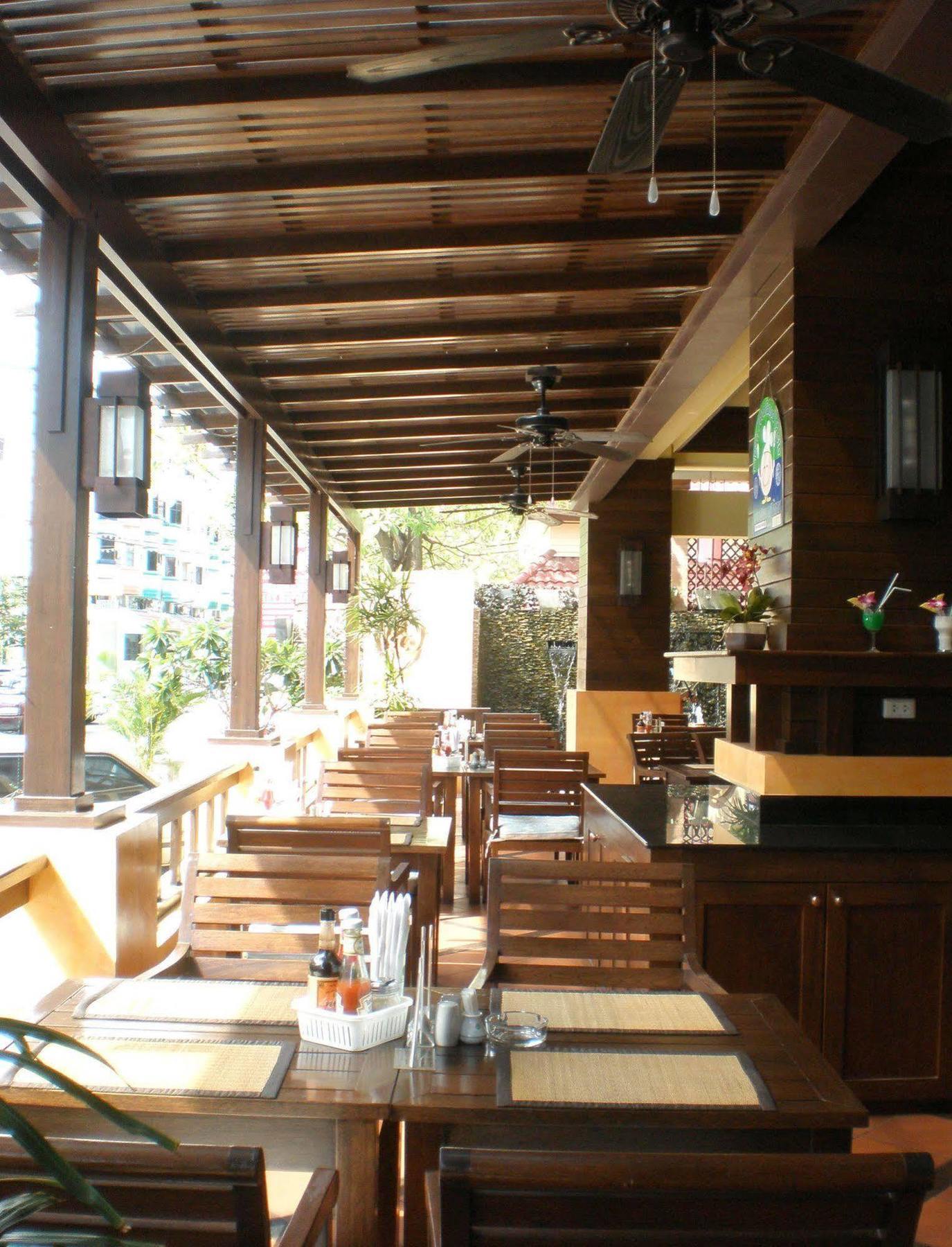 Rattana Beach Hotel Karon Exterior photo